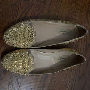 Beautiful Valentino made in Italy slip on’s. They really do sparkle. Size 37